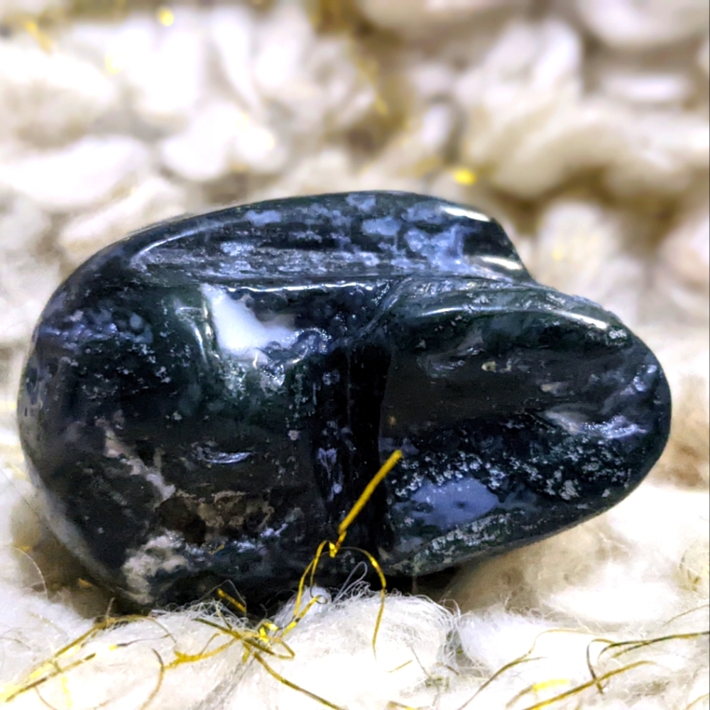 Sapphire Corundum Crystal Skull Gemstone Mineral Witch Goth Boho Festival Hippie - Picture 7 of 7